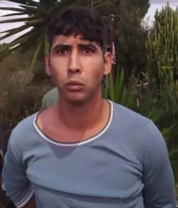 Mauricio帶著兩把刀重返公司找Edivan理論,兩人爆發爭執。(疑兇Mauricio Roger Rodrigues Melo。Twitter)