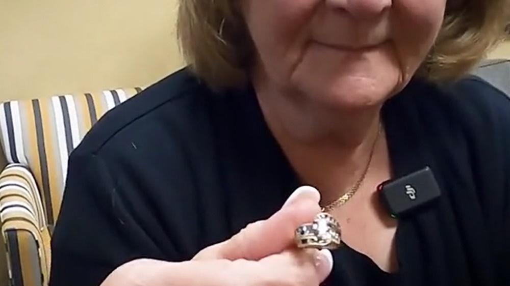 結婚33週年紀念鑽戒被馬桶沖走,13年後竟奇蹟搵番。(網上圖片)