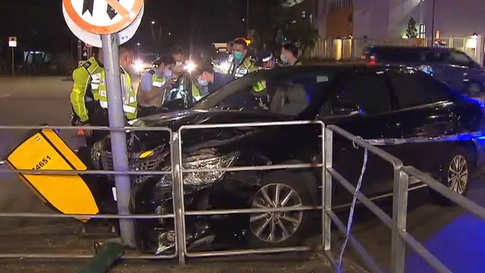 粉嶺沙田分別有車逃避警方追截發生交通意外,均涉懷疑毒品。(電視截圖)