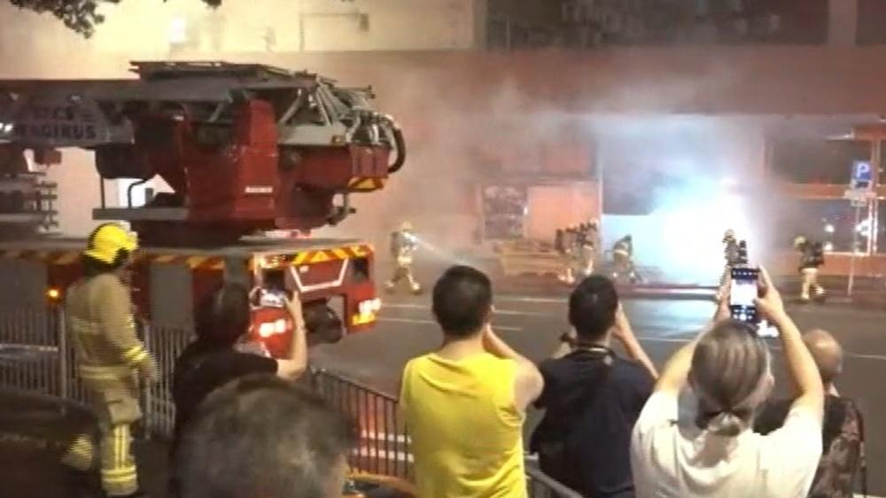 火警期間疏散29人到安全地方。(電視截圖)