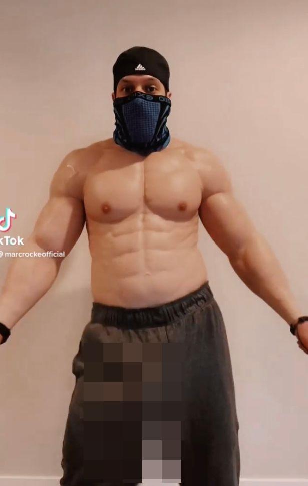 Marc Rocke成功得到35.5厘米的長度,感到非常自豪,不時在社交平台發影片炫耀一番。(Twitter)