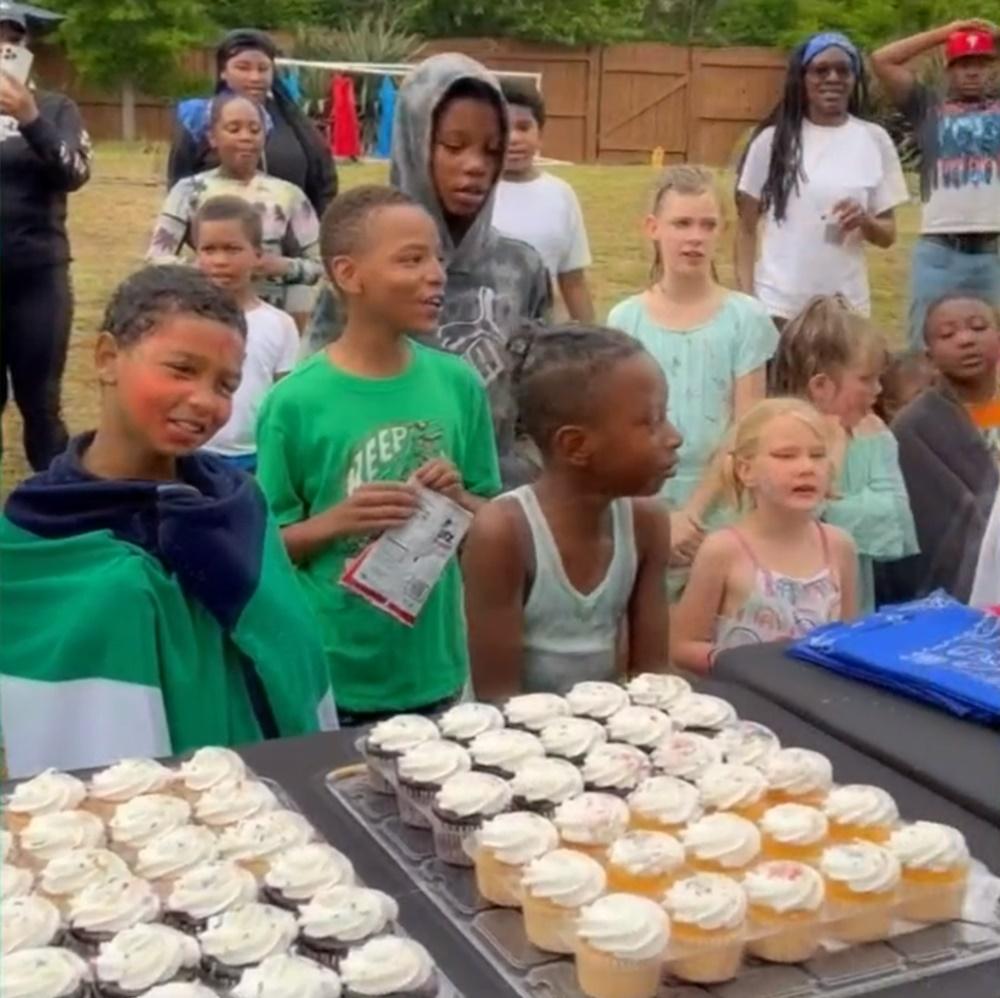 派對當日有逾40人出席。(網上截圖)