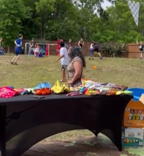 派對當日有逾40人出席。(網上截圖)