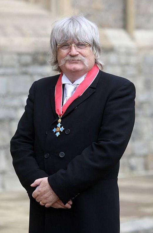 作曲家Karl Jenkins曾任皇家豎琴手並獲封爵士。(網上圖片)