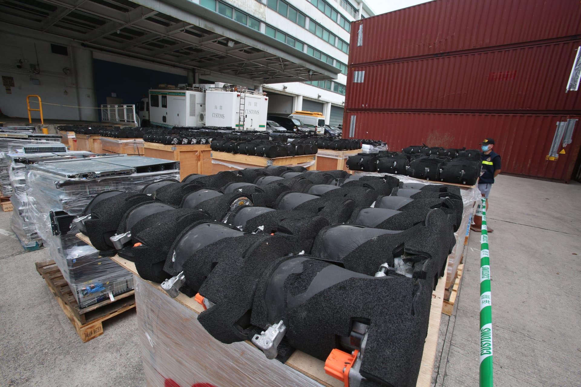 海關搗破3宗海路走私,檢值2億元魚翅及舊電子產品等。