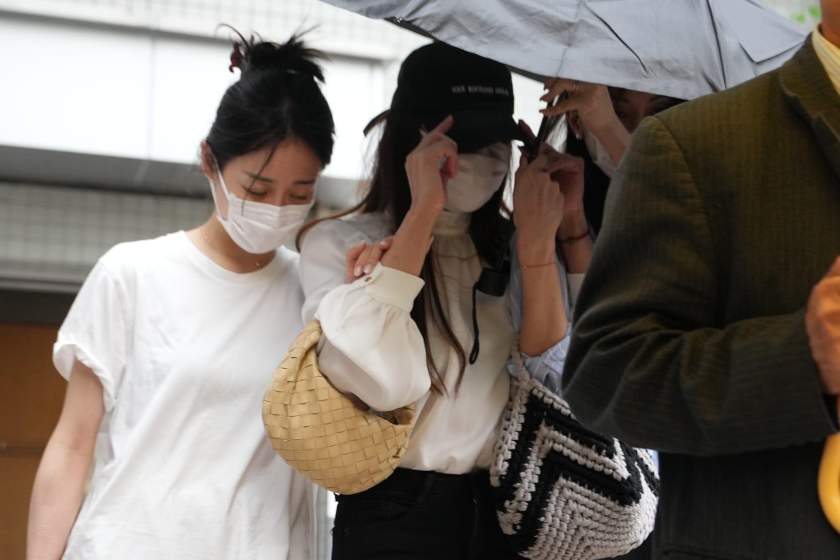 前夫女友人、案中被告之一潘巧賢離開法庭。(陳奕釗攝)