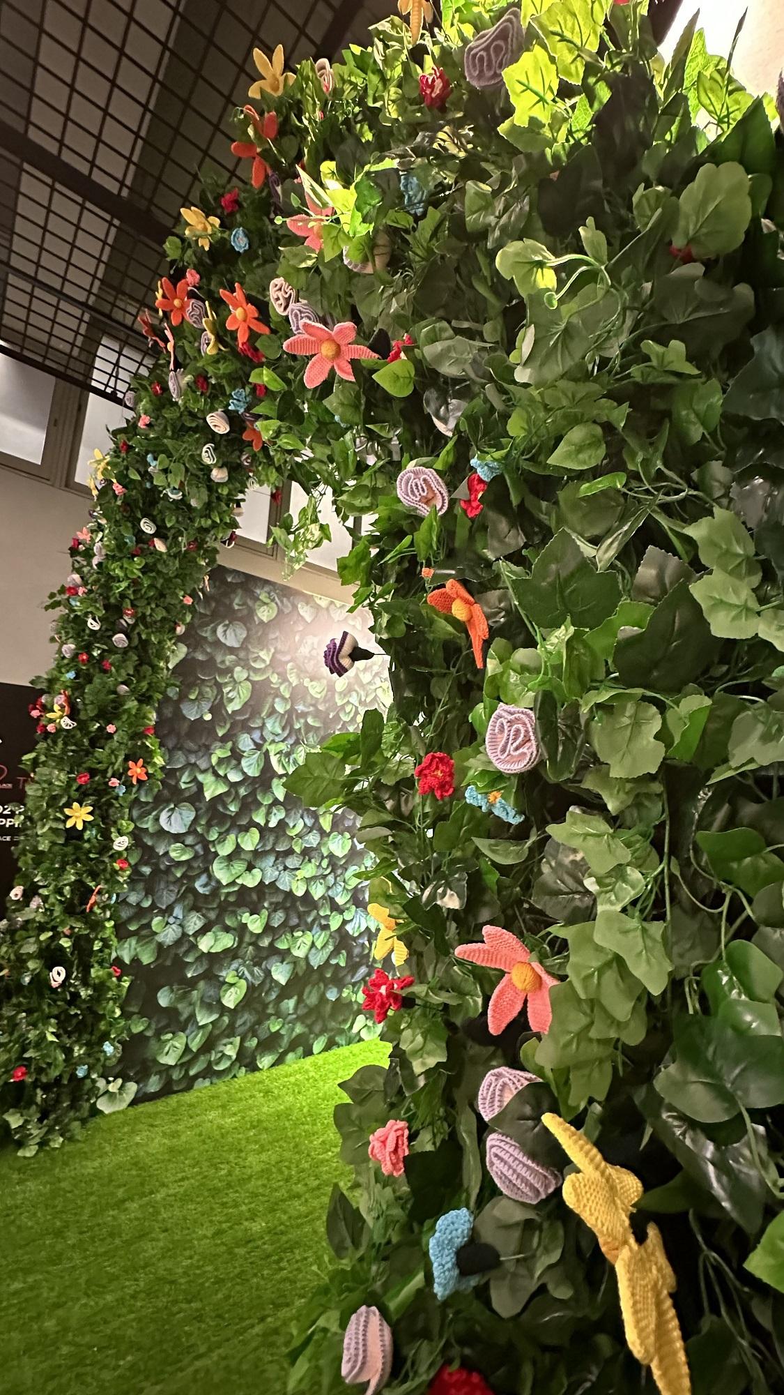 羅氏針織揉合近半個世紀的經驗及嶄新針織技術,以agnès 的攝影作品為靈感,策展出引人入勝的法國花園體驗。