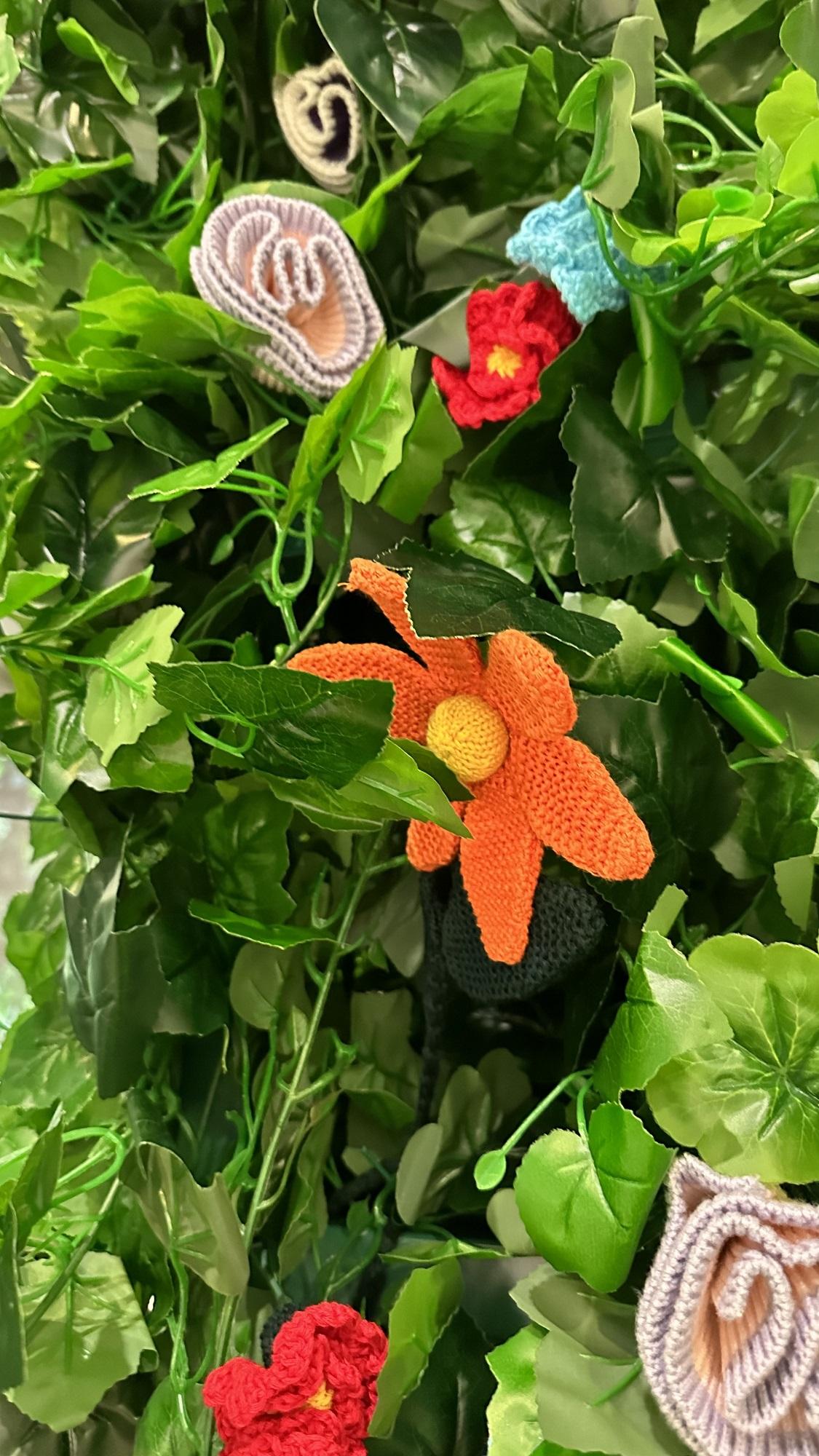 羅氏針織揉合近半個世紀的經驗及嶄新針織技術,以agnès 的攝影作品為靈感,策展出引人入勝的法國花園體驗。