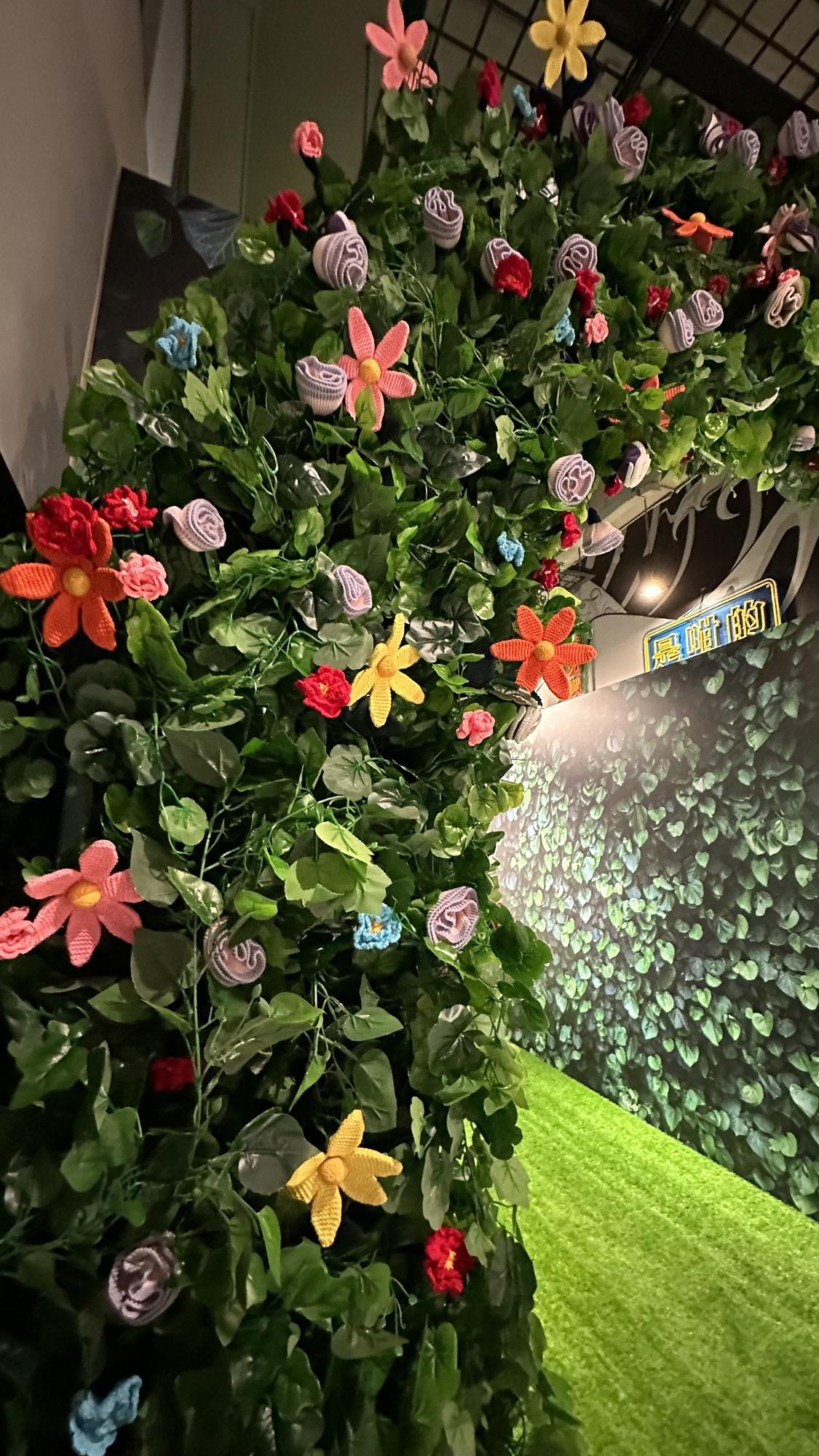 羅氏針織揉合近半個世紀的經驗及嶄新針織技術,以agnès 的攝影作品為靈感,策展出引人入勝的法國花園體驗。