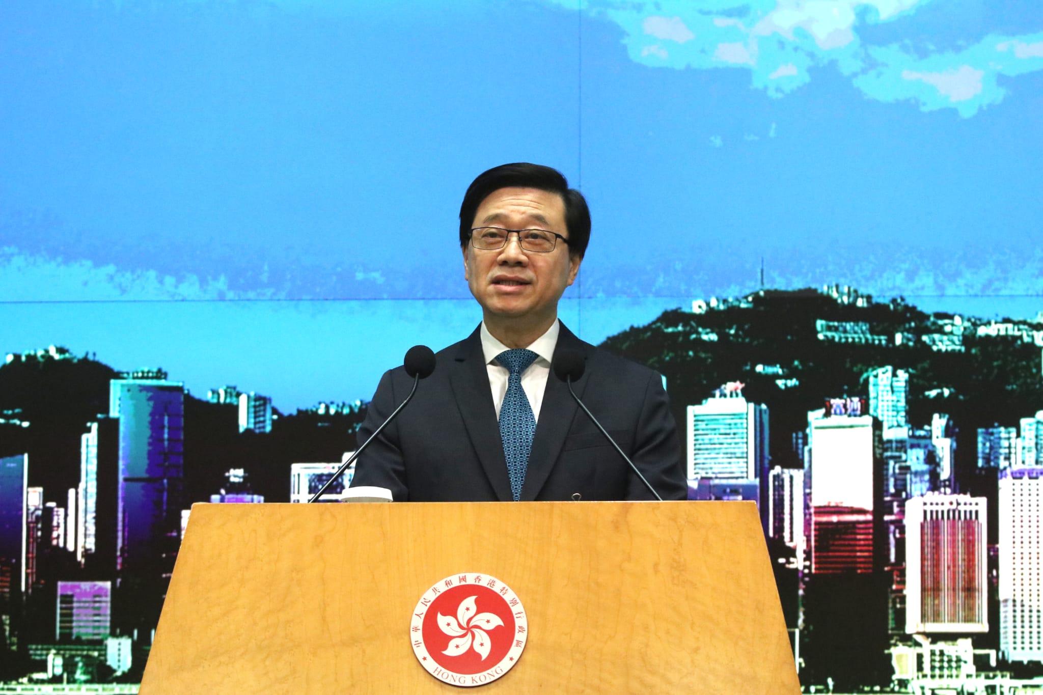 李家超熱烈祝賀神舟十六號載人飛船發射成功。(林俊源攝)