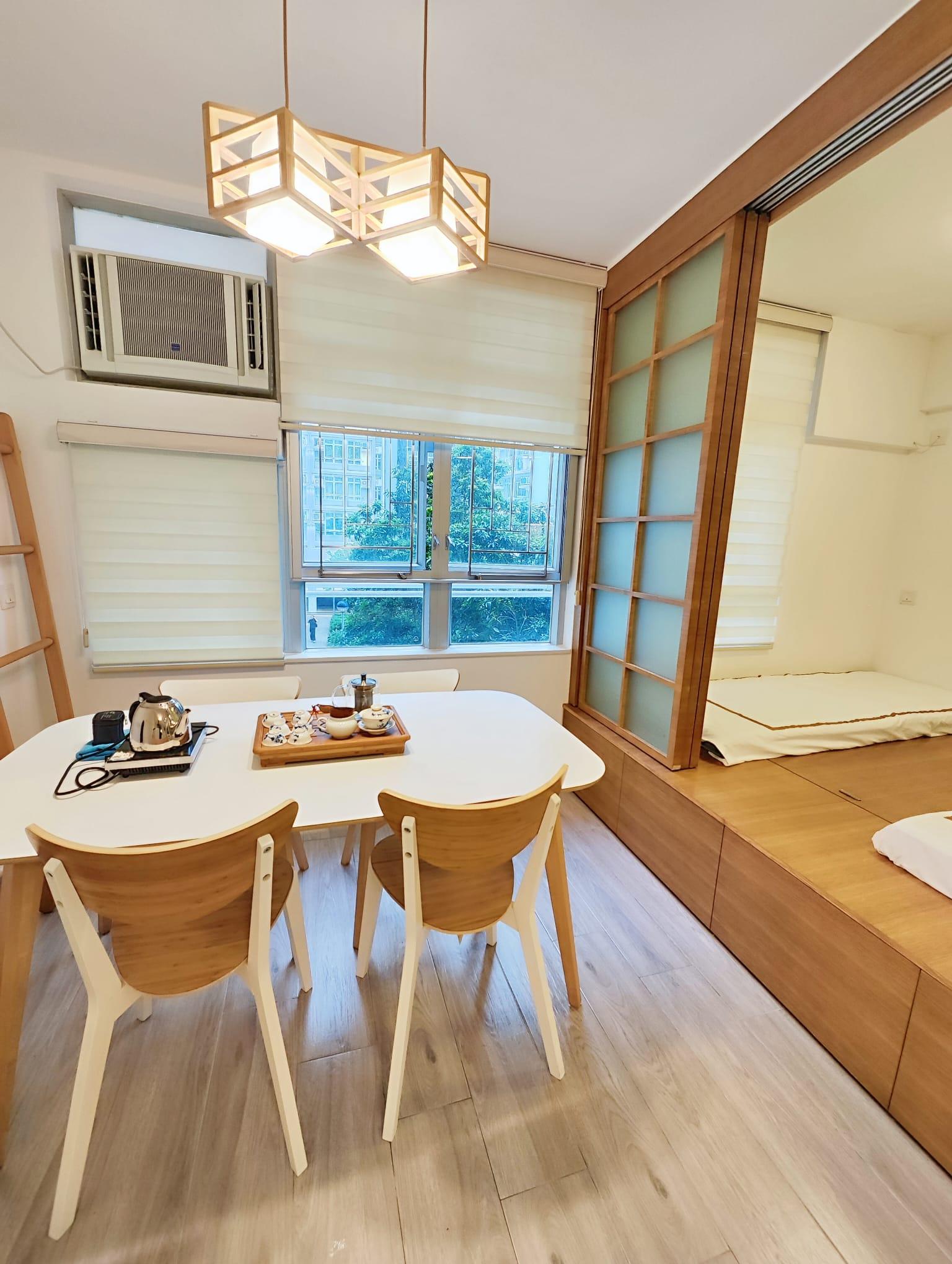 單位裝修簡約精緻,配以翠綠的園景景觀,居住環境寧靜舒適。