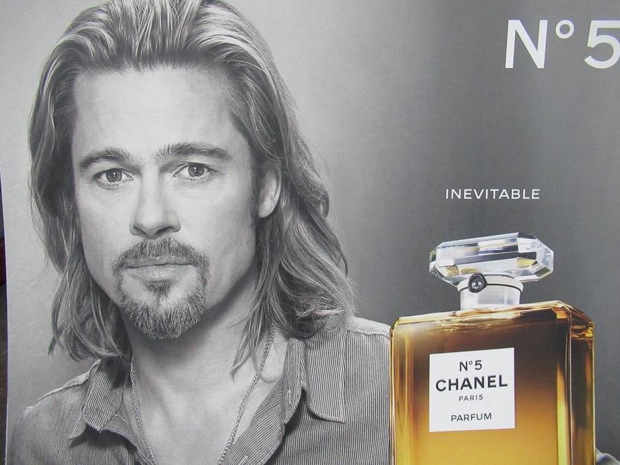 畢彼特的Chanel No,5廣告,曾被網友惡搞。