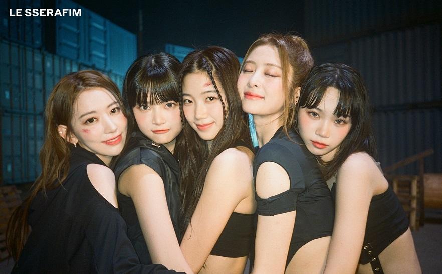 LE SSERAFIM打破BLACKPINK專輯首日發售銷量紀錄。
