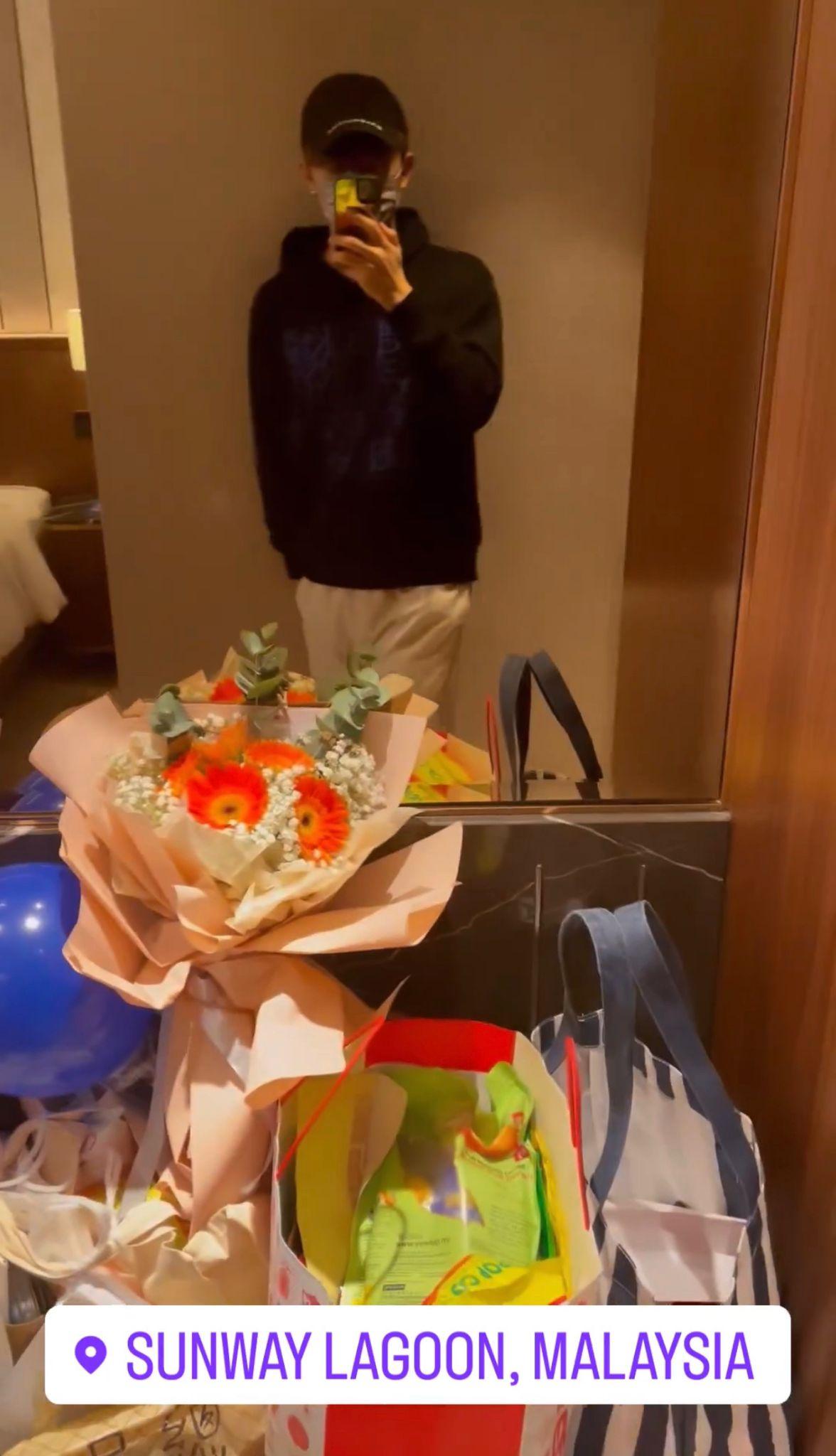 Edan 感謝粉絲們送上的禮物和花束。