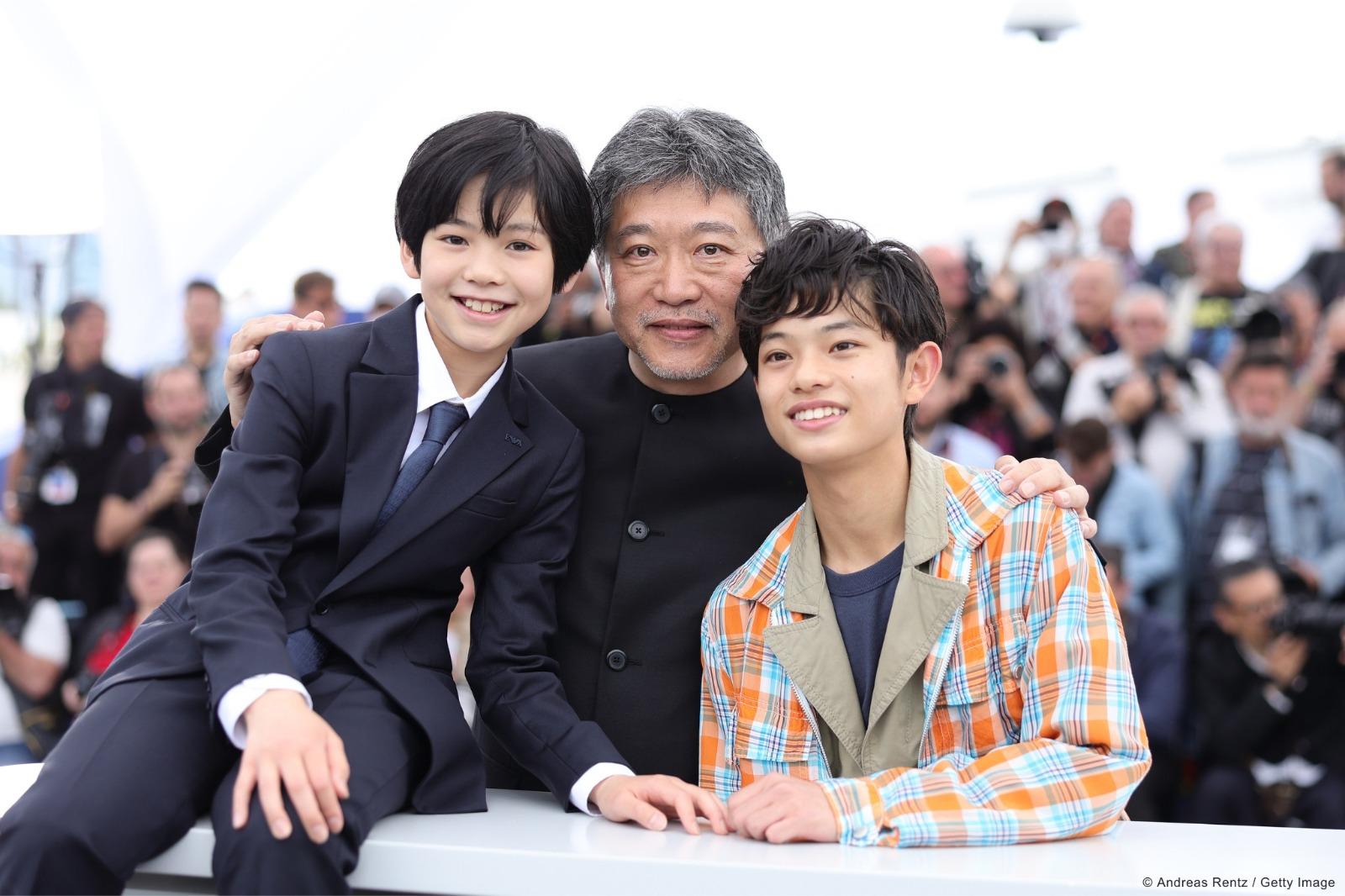 是枝裕和聯同兩位童星黑川想矢及柊木陽太亮相康城影展。