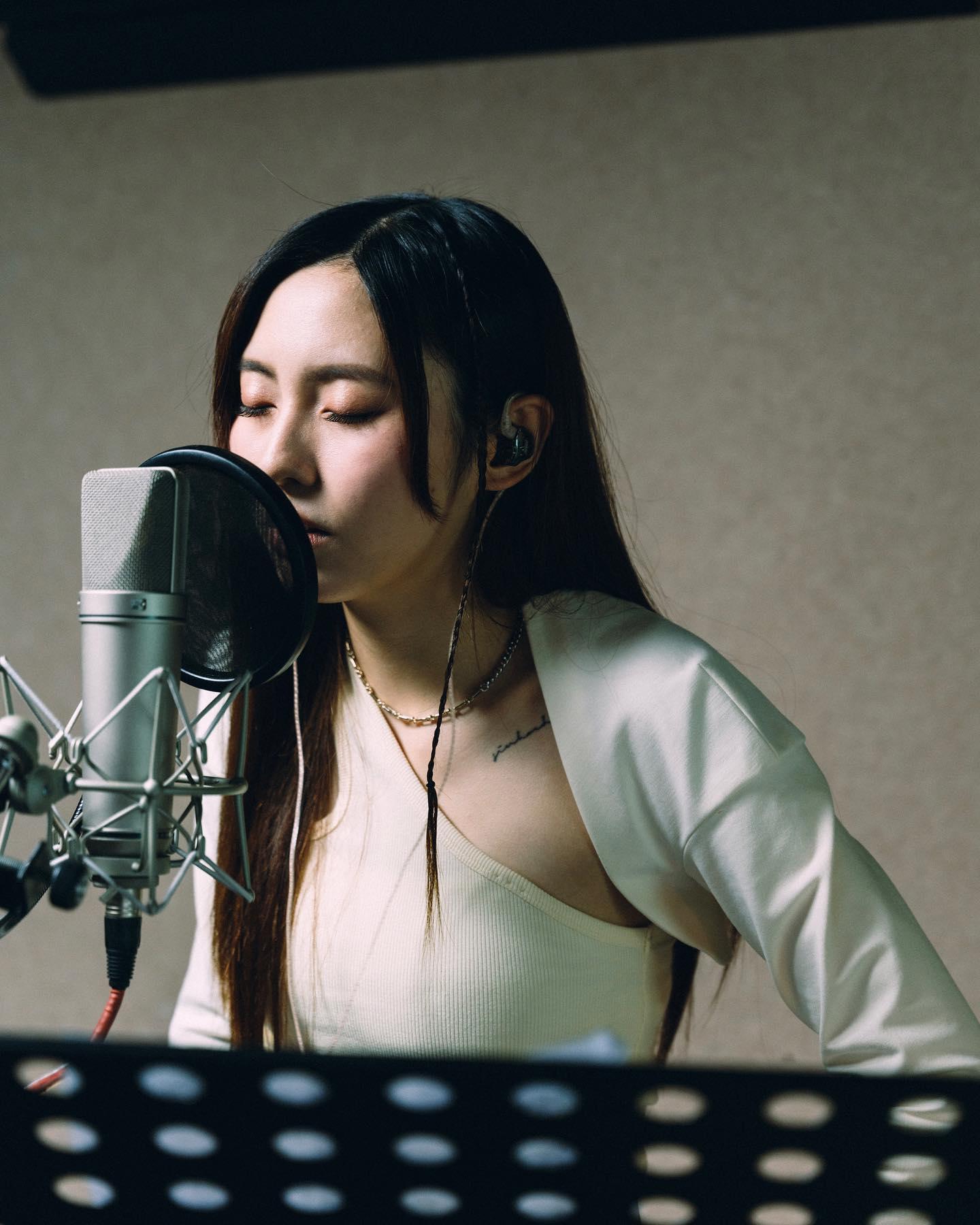 Ivy So首次與非COLLAR隊友合作出歌。