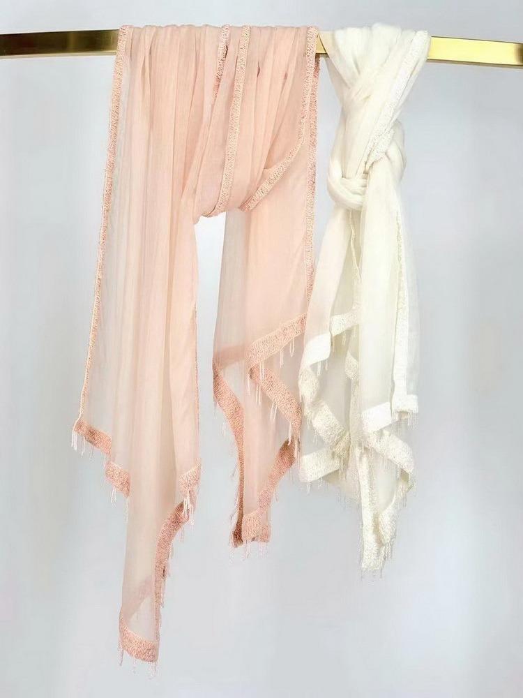 母親節禮物2023推介|Scarfesia 印度Fine Wool輕柔手工繡邊披肩 $499(原價 $1,280)