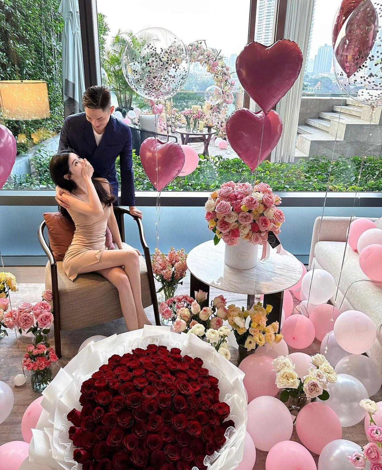 關楚耀求婚成功,獲大批好友及網民留言恭喜。