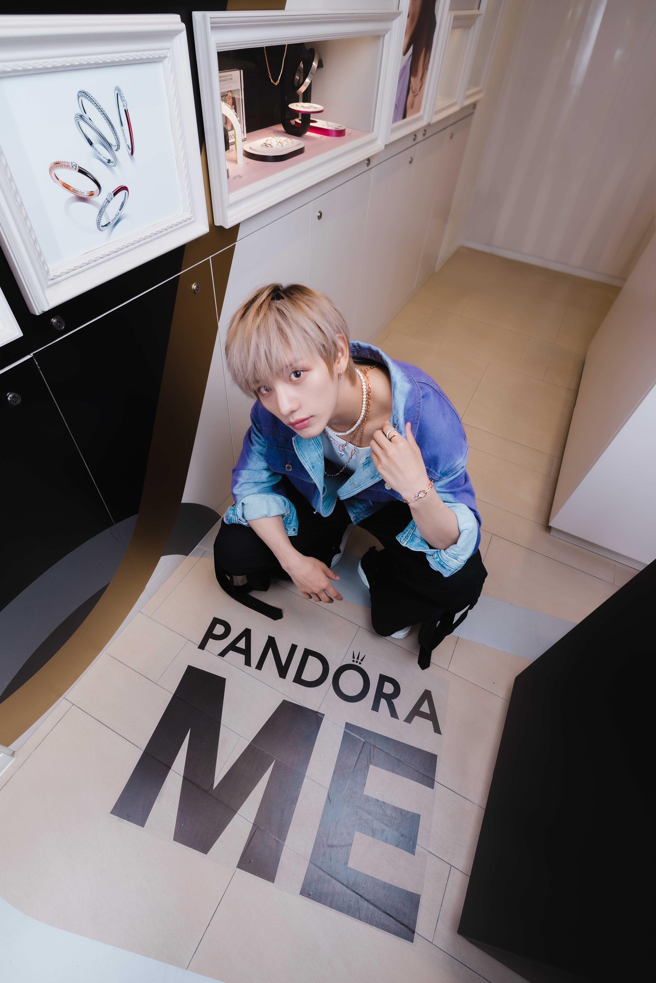 SING大讚項鏈上的Pandora ME 蝴蝶三角牌吊飾設計特別。