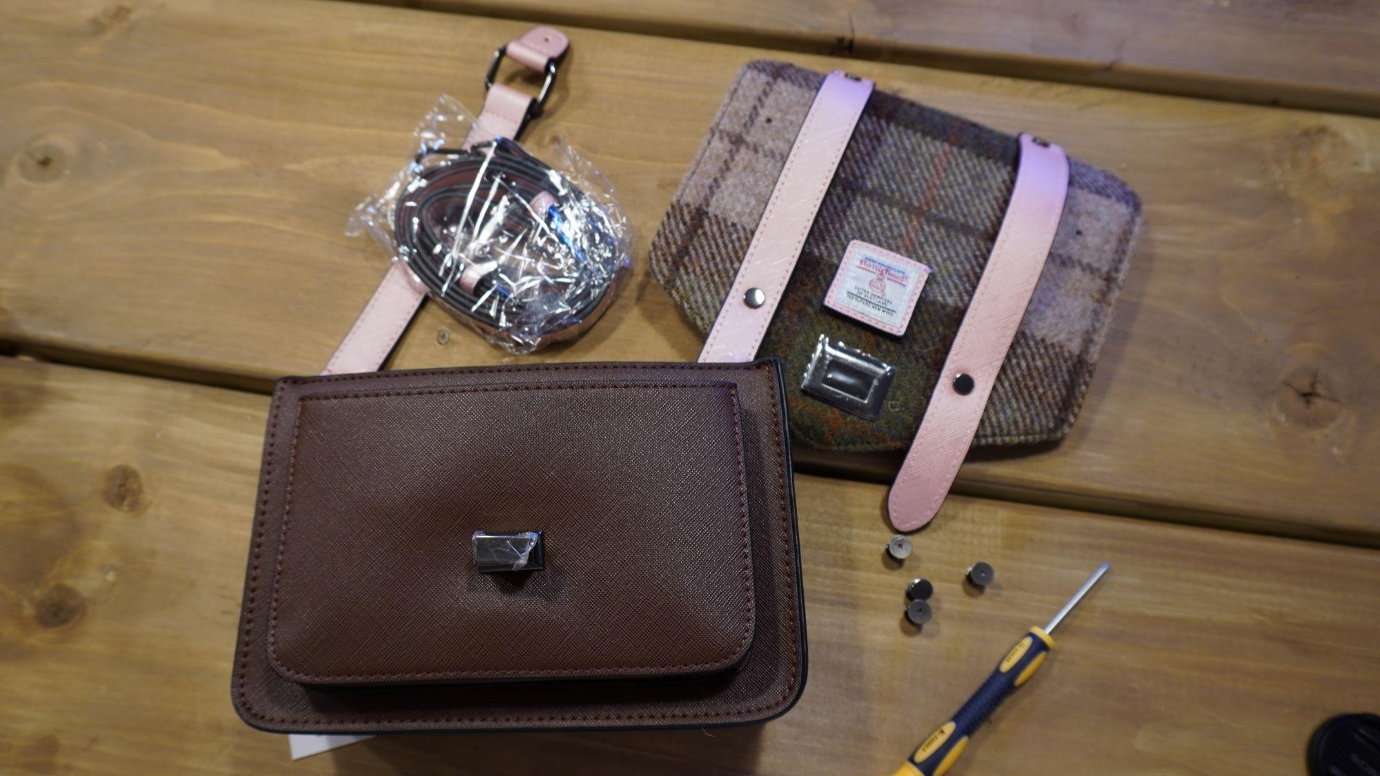 工作坊需時約1小時,大家可以自選配搭手袋布料顏色,然後再用螺絲釘好,全程每個步驟都有導師幫忙,一定不會出錯。