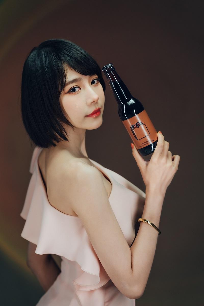 明禎BB自言若飲醉會像男人般除衫,跑去海灘。