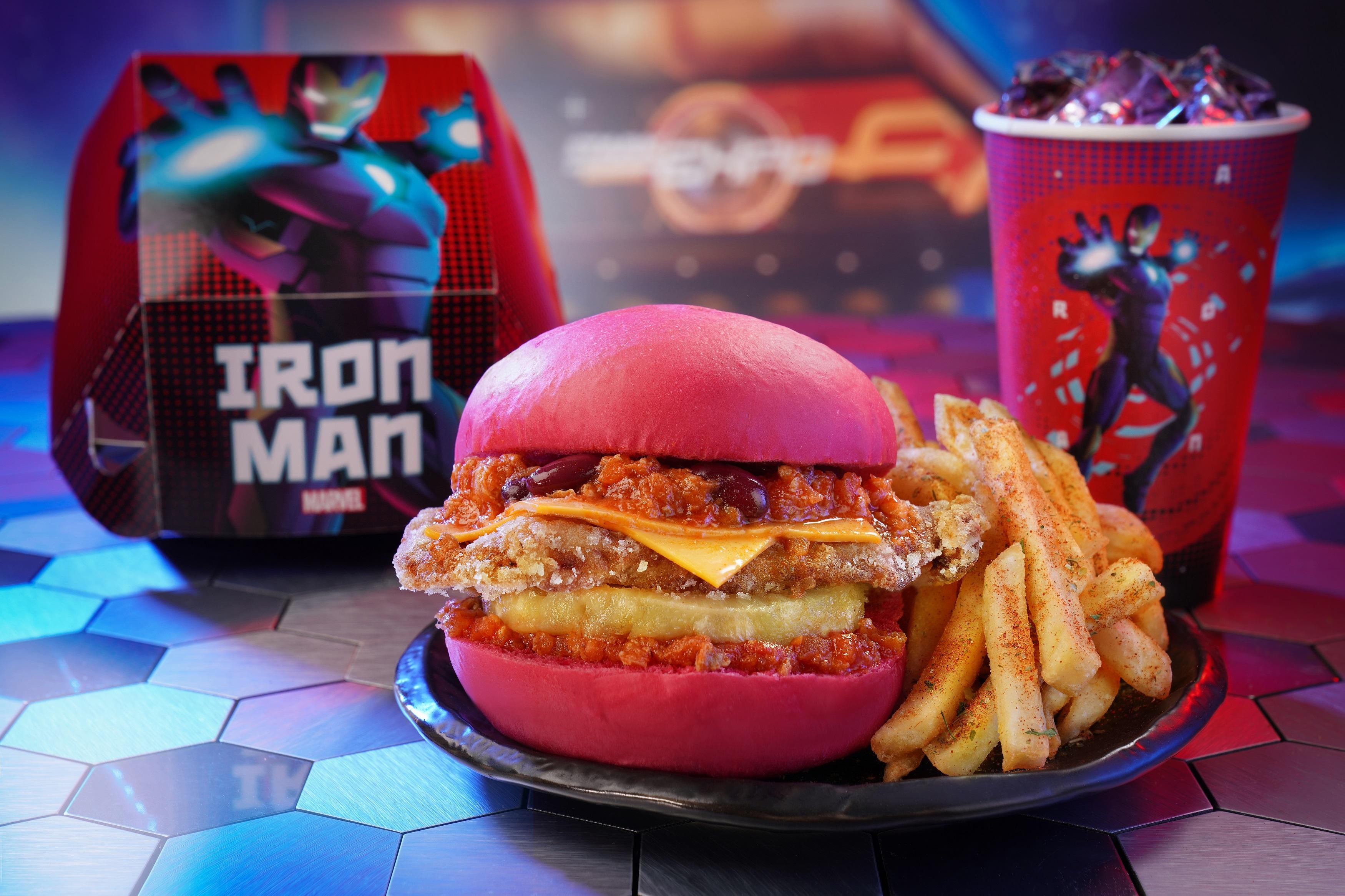 鐵甲奇俠菠蘿豬扒漢堡套餐 配辣味薯條 $170