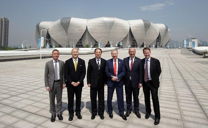 馬會團隊參觀杭州奧林匹克體育中心和亞運村。(香港賽馬會提供圖片)