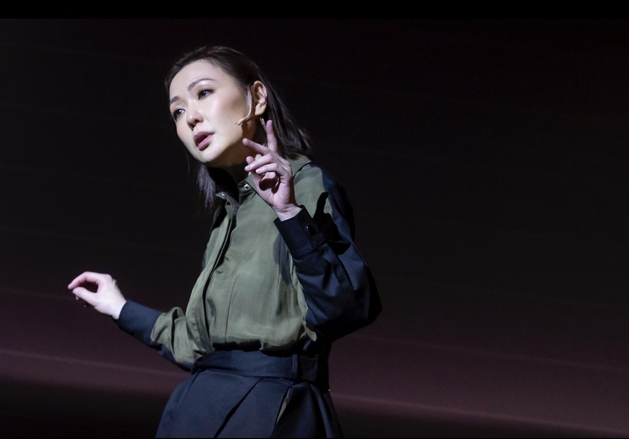 田蕊妮在《大離婚日》又唱又跳,施展渾身解數演獨腳戲。