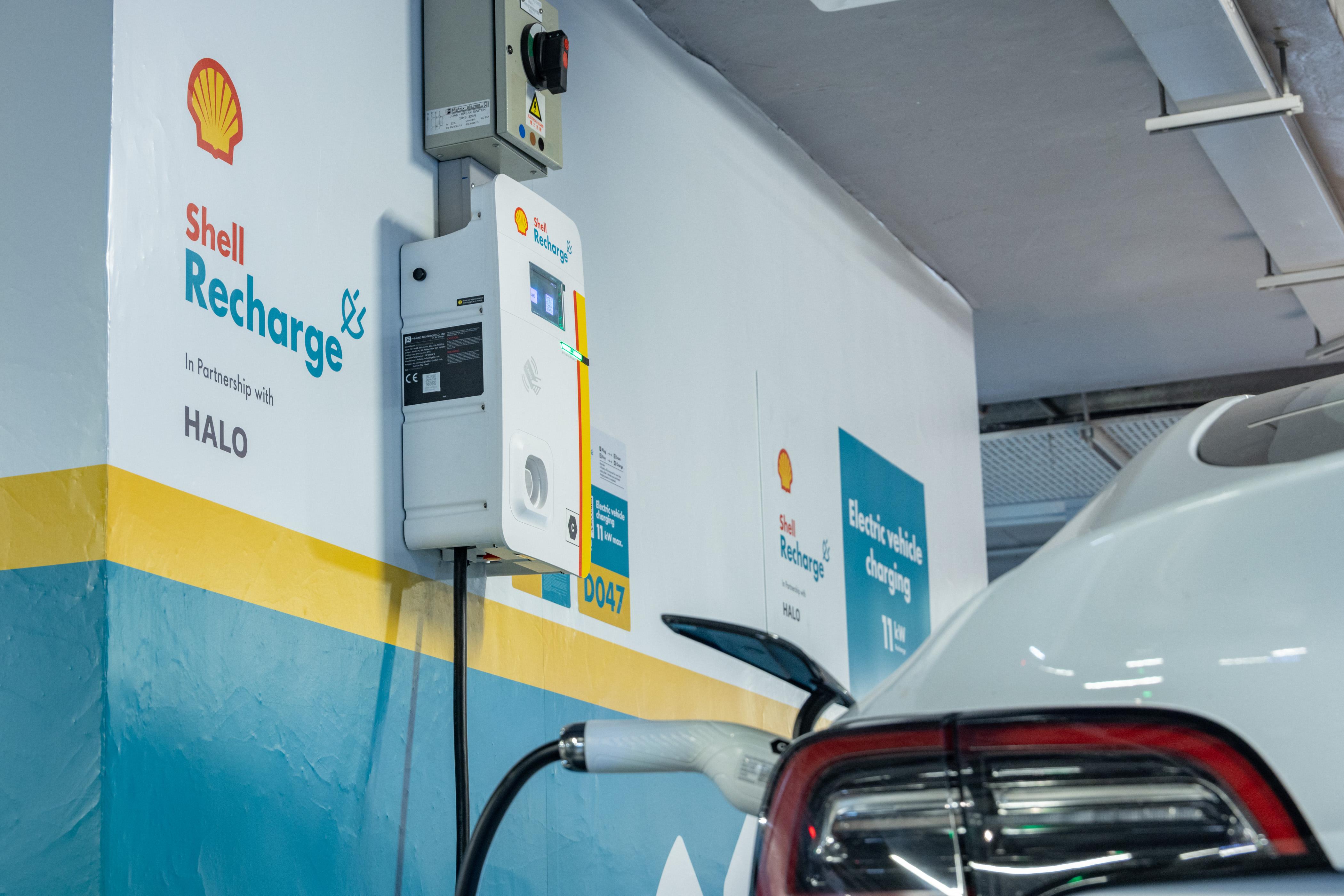 見到印有Shell Recharge的充電站,現時已支援大部分電動車款。