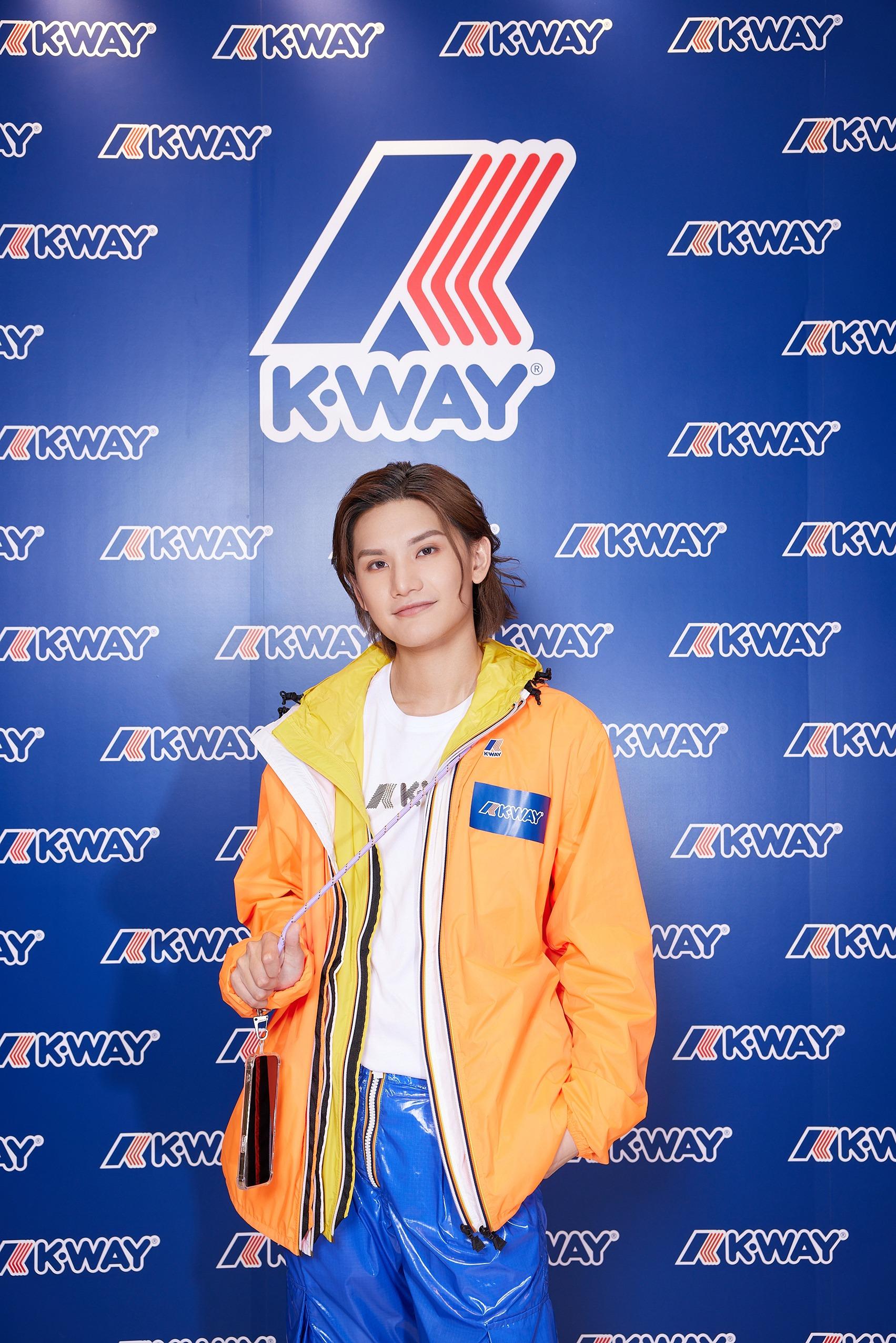 凡惠顧指定產品滿淨價$1,500,即可獲贈限量紫色電話繩一條。