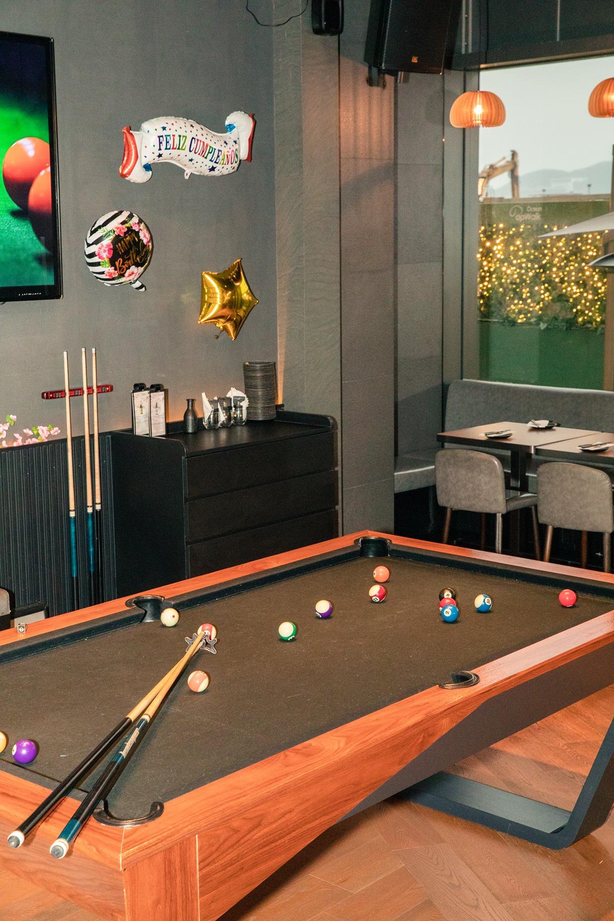 Katachi居酒屋設有一張大桌球枱