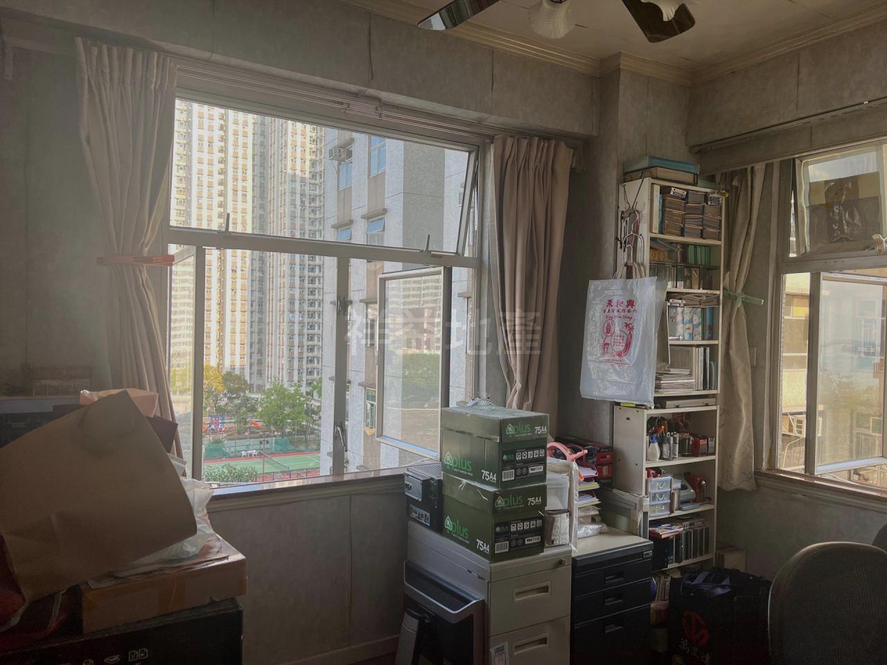 單位窗戶大而且多,室內光猛通爽。(代理提供)