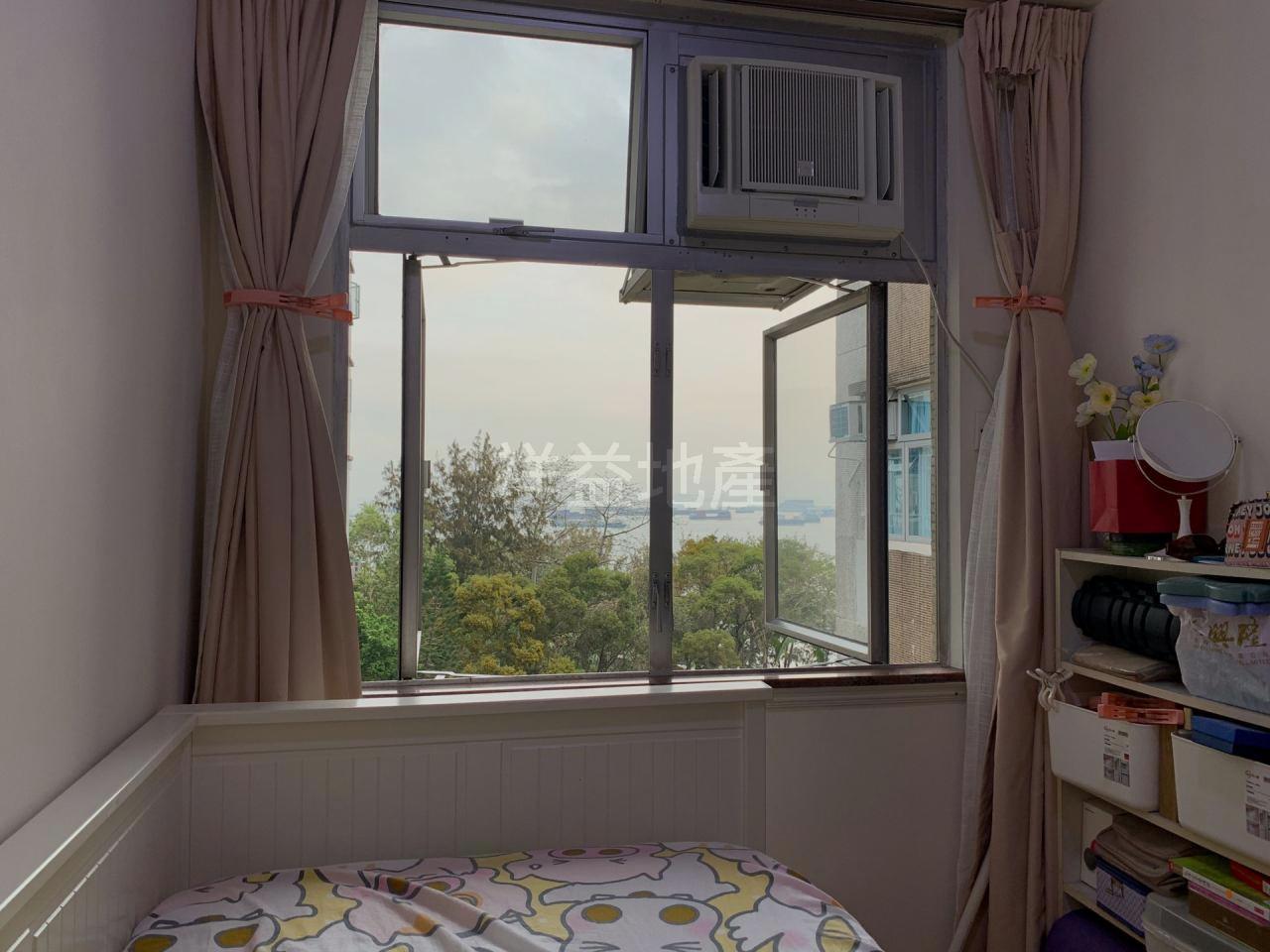 全屋有不少窗戶,景觀亦開揚。(代理提供)