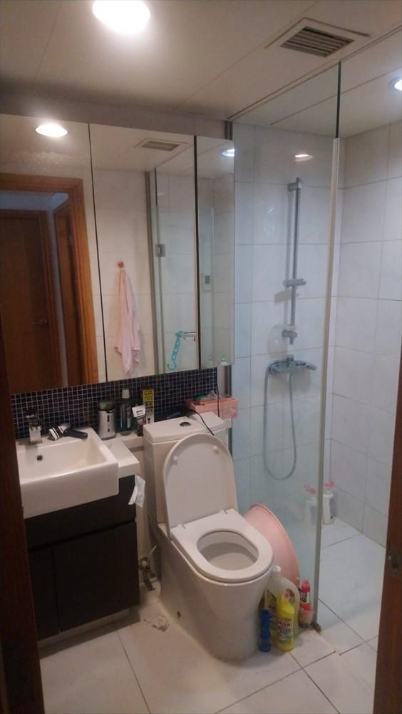 單位浴室闊落實用。(代理提供)