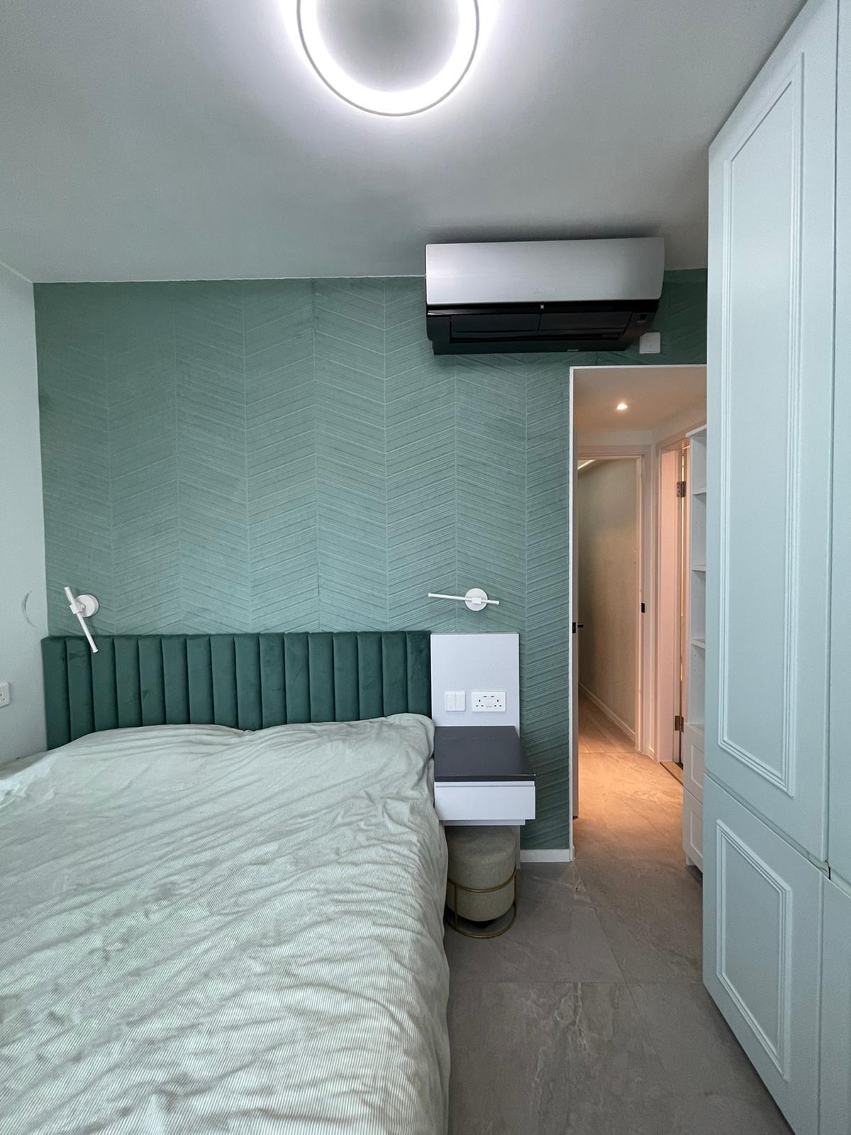 睡房裝潢新淨,用色和用料均具品味。(代理提供)