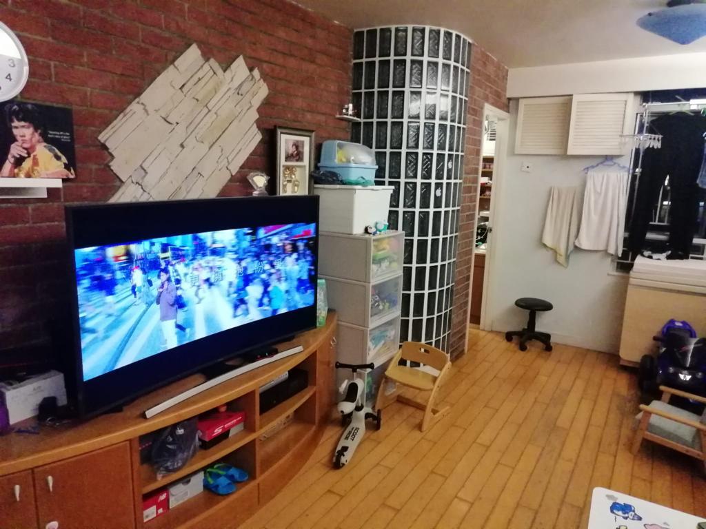 單位屬三房大廳開則,間隔方正實用,大廳並附有特色新淨裝修。(代理提供)