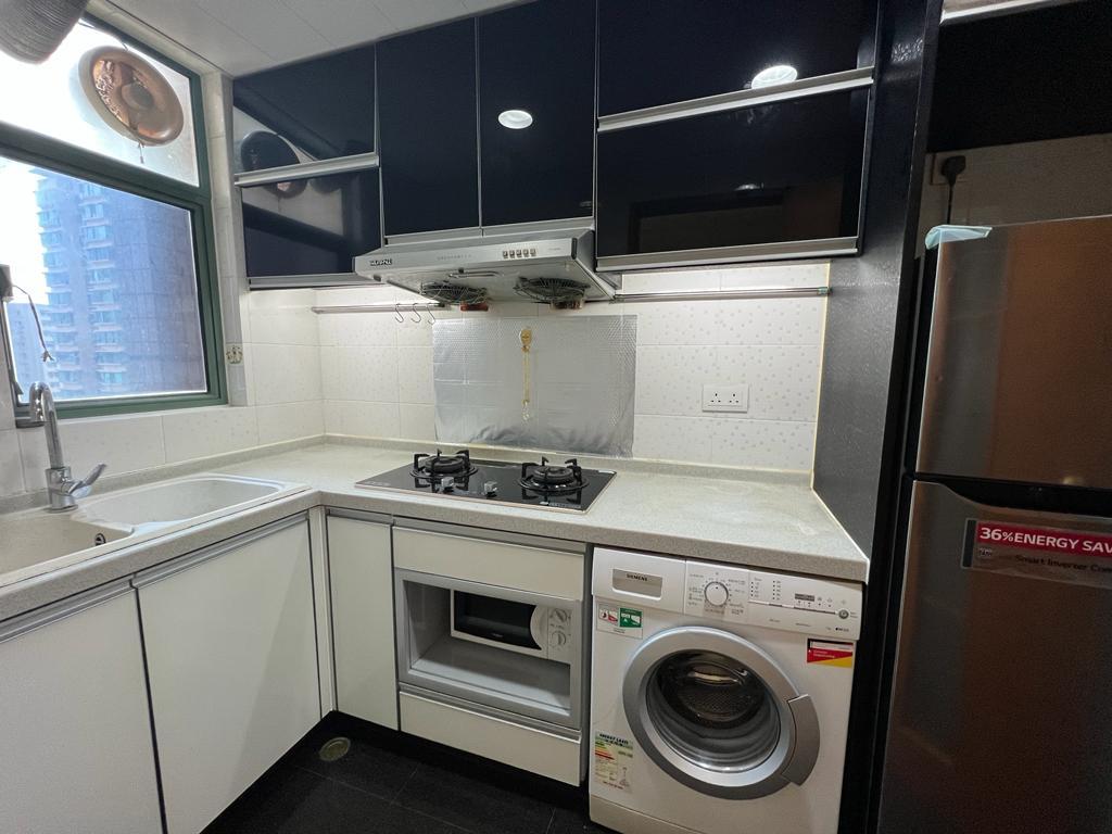 廚房配套齊備,空間亦足。(代理提供)