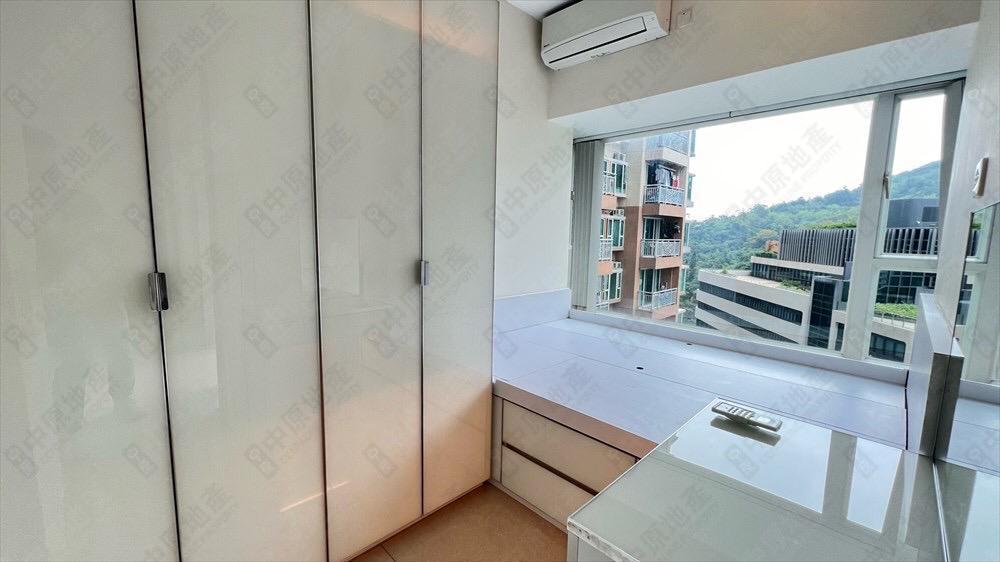 睡房同樣面向正南方,窗戶闊大,光猛充沛。(代理提供)