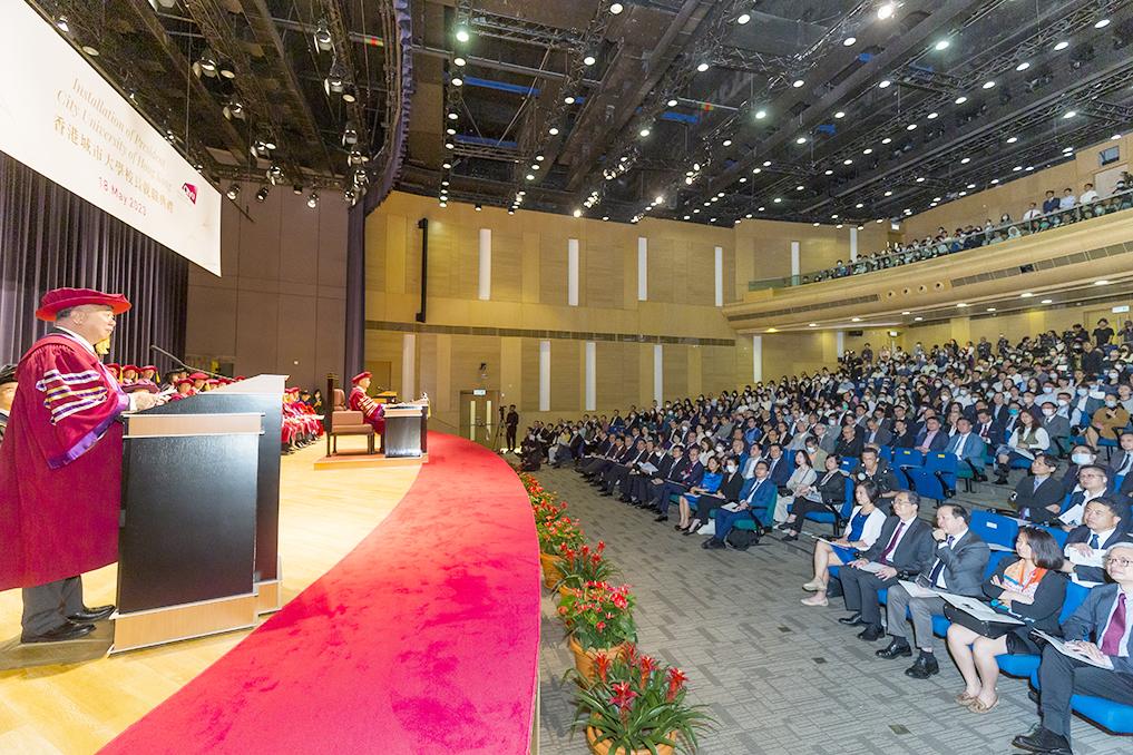逾600位嘉賓、城大的教研人員、師生、校友出席就職典禮。