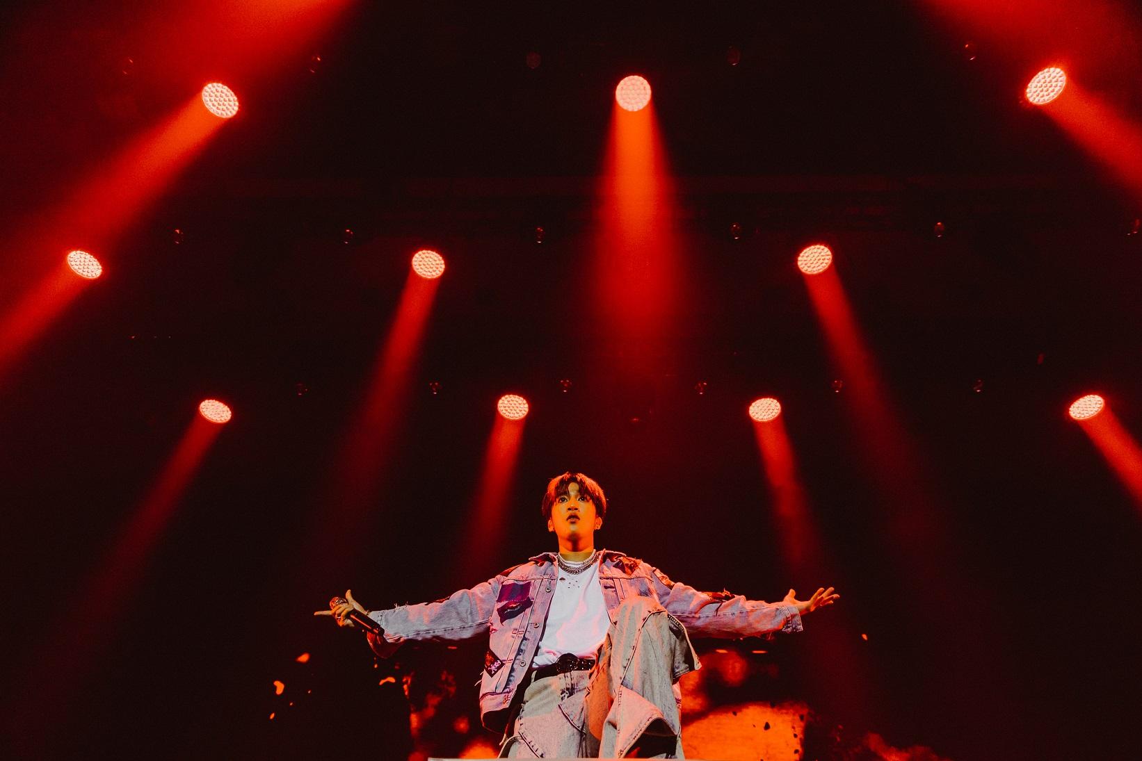 婁峻碩終如願在香港開個人騷。