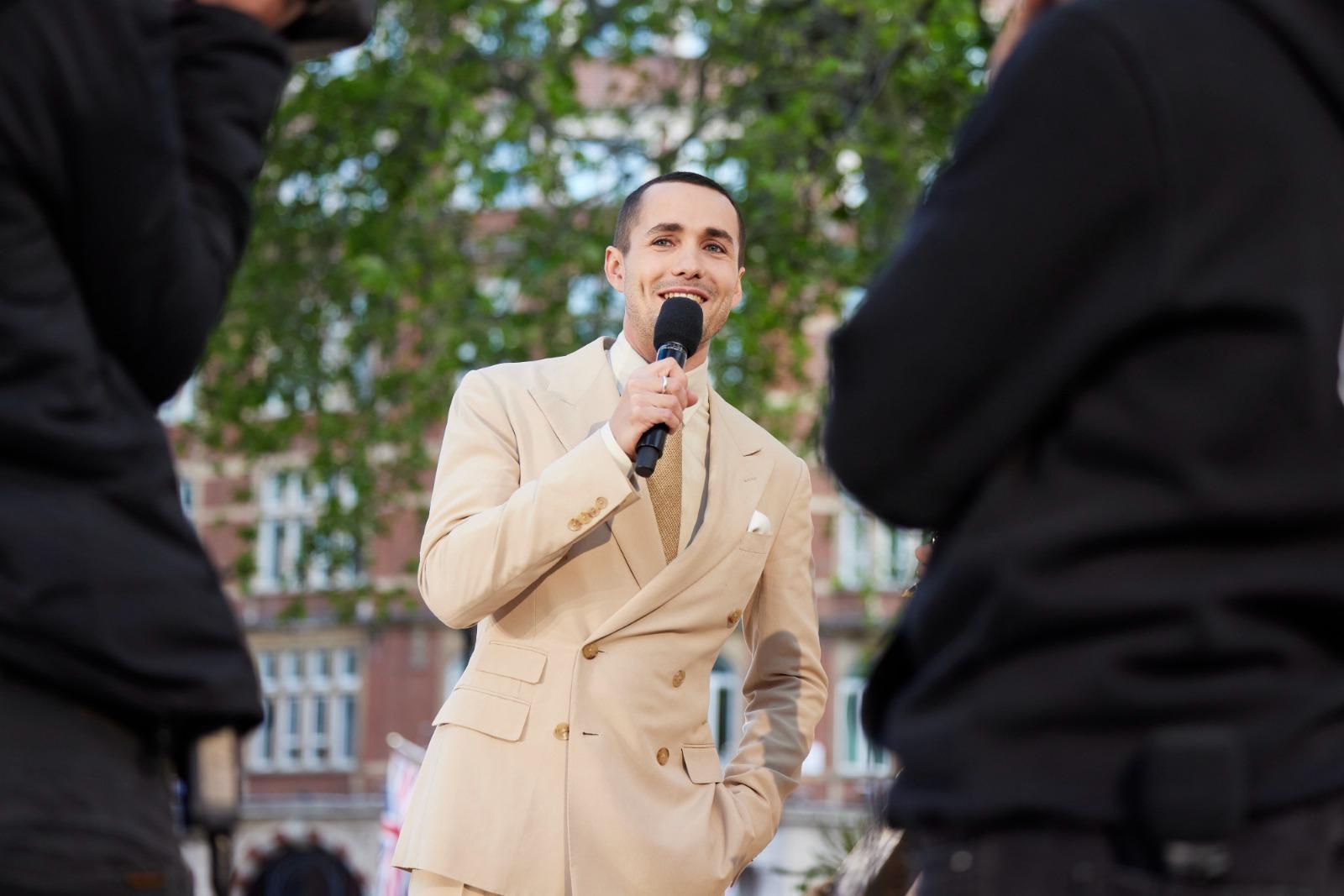 飾演艾力王子的祖納候堅。