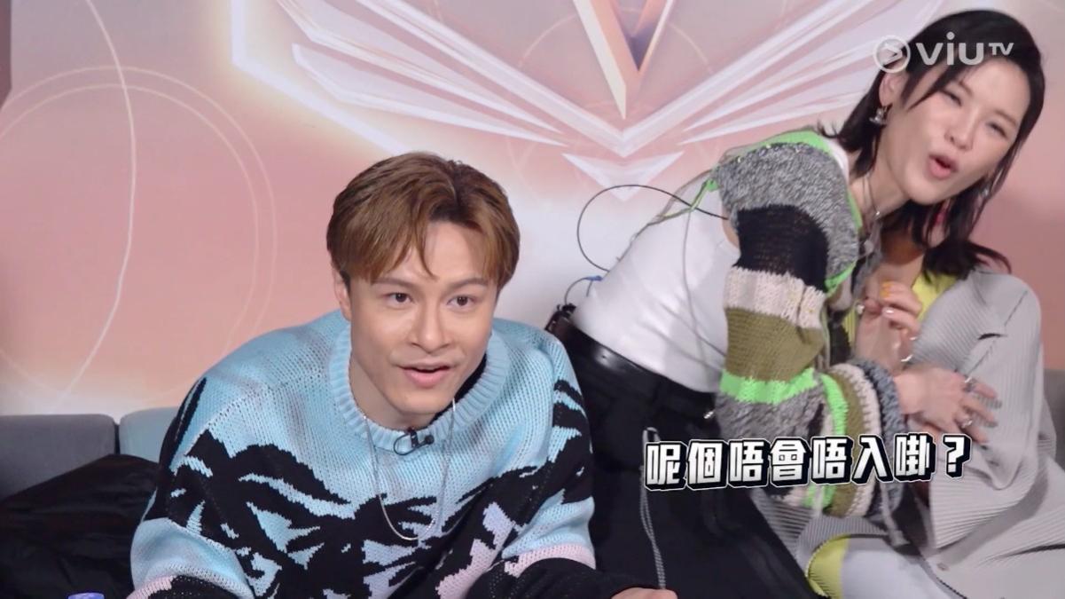 Nathan以三盞藍燈順利入圍,成為兩組導師的搶奪對象。