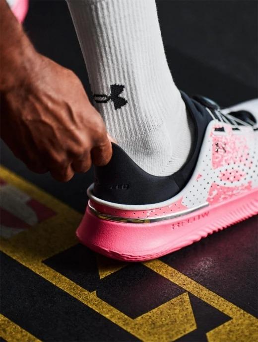 Under Armour推出革命性設計運動鞋SlipSpeed™