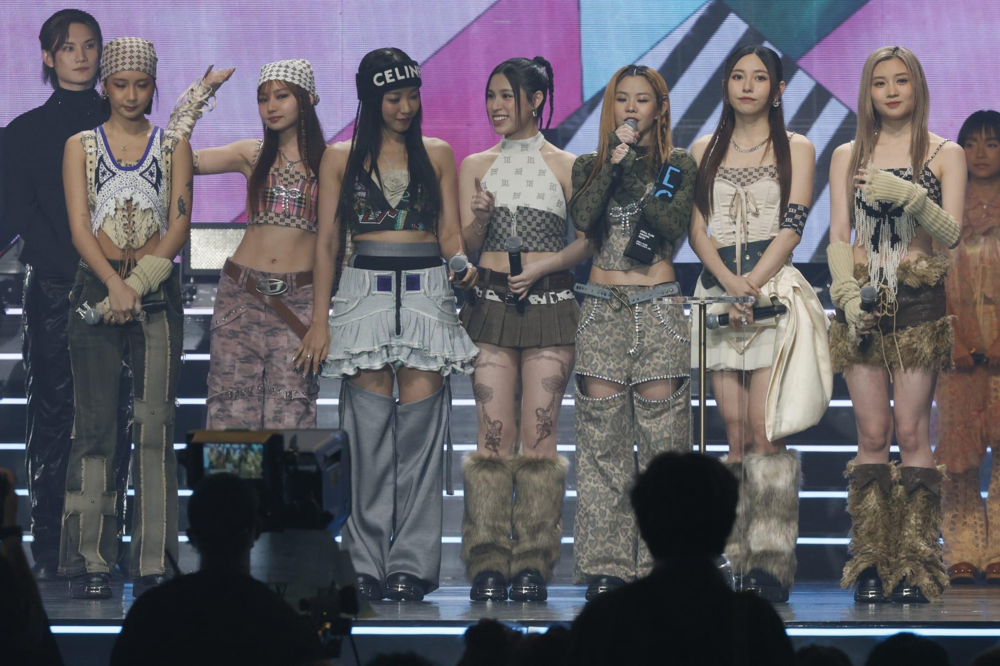 一如所料,COLLAR榮封新人女歌手金獎。