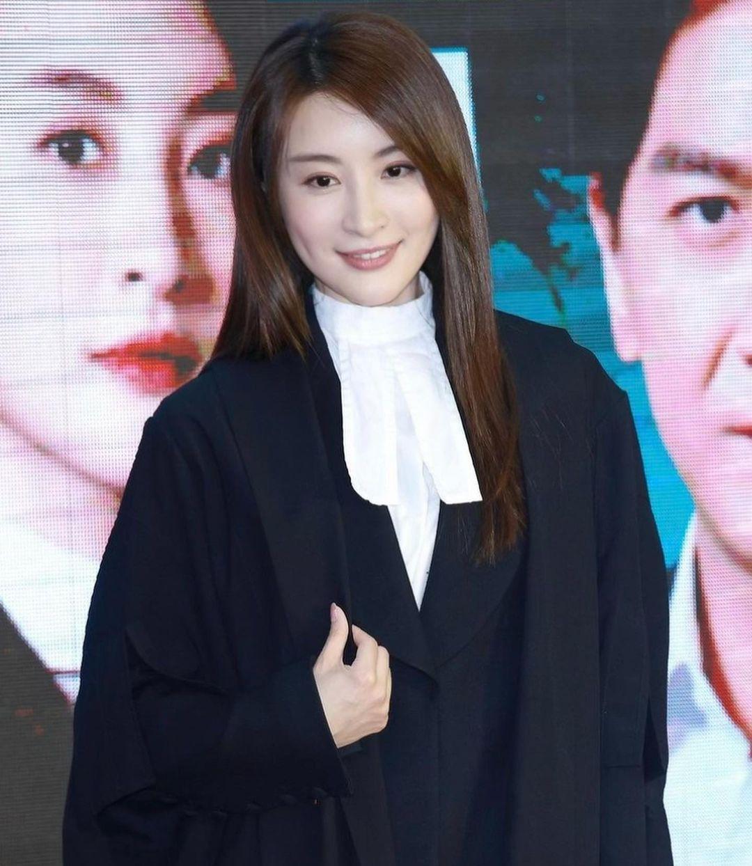 林夏薇在《法言人》演律師。