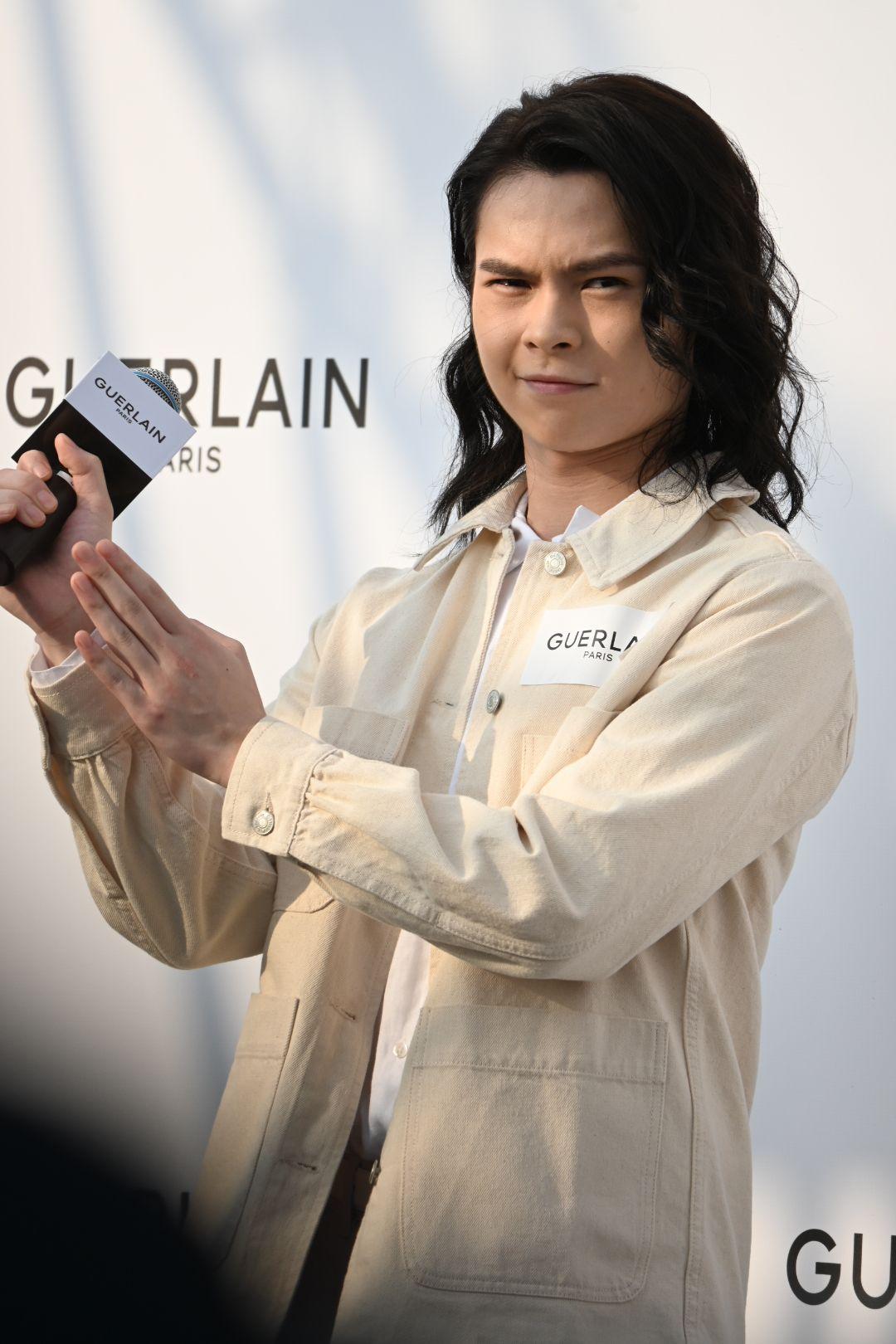 Tiger現身尖沙咀擔任美容護膚品牌揭幕嘉賓。