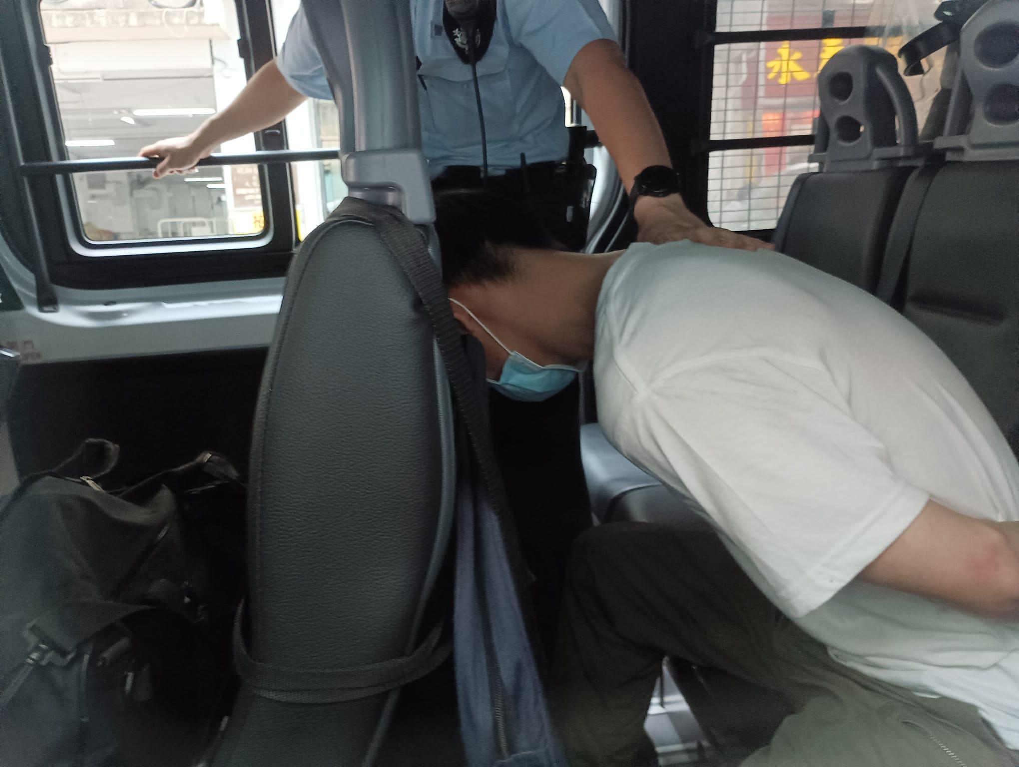 獨行賊闖長沙灣金舖搶金鏈 職員狂追與途人合力制服