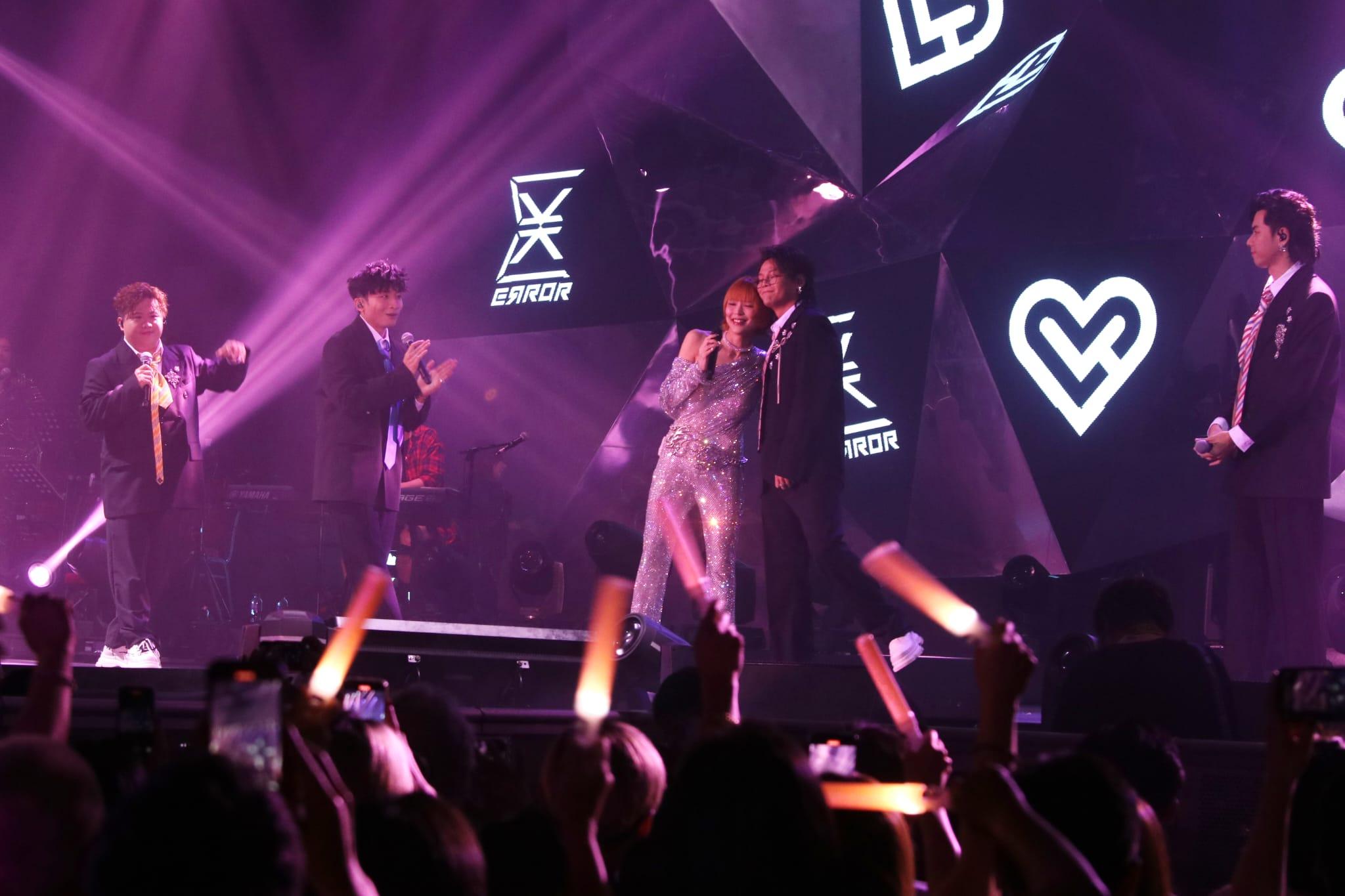 方皓玟亞博演唱會尾場,邀請ERROR擔任嘉賓。