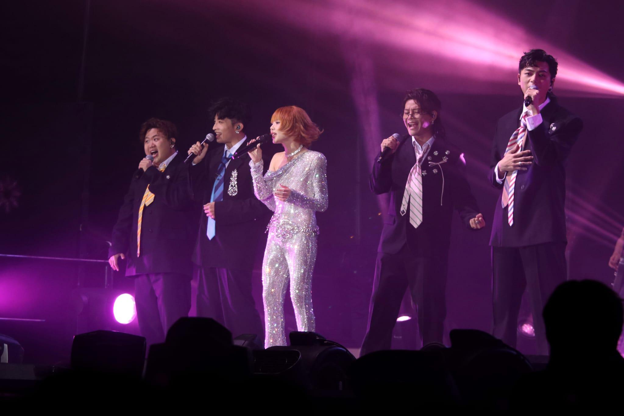 方皓玟亞博演唱會尾場,邀請ERROR擔任嘉賓。