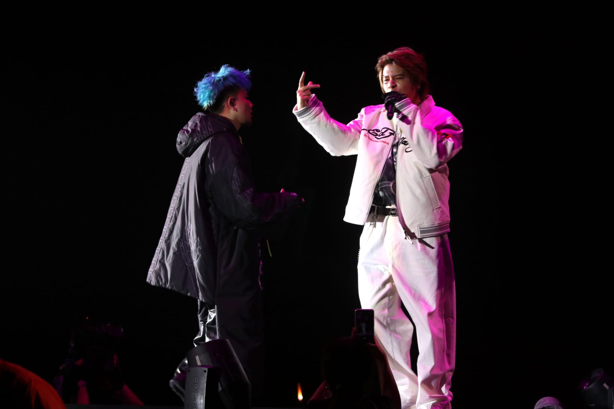 JNYBeatz feat. Delta T唱《No More Words To Say》。